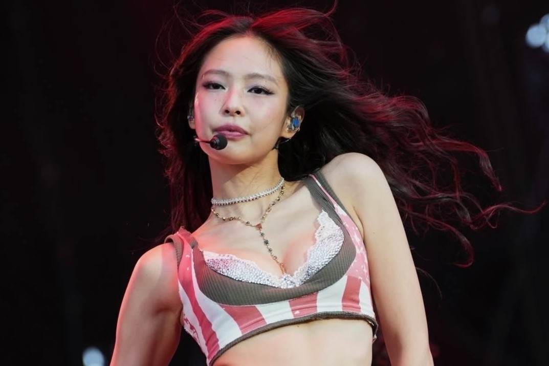 Jennie noi dai trao luu dien ao nguc vien ren hinh anh