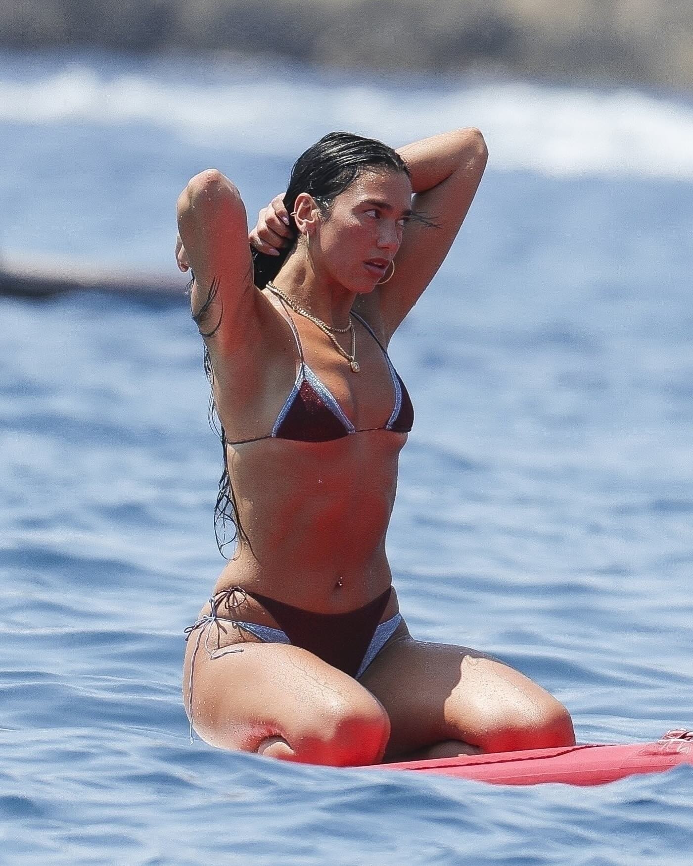 Dua Lipa, ca sĩ, đồ bơi ảnh 2 Dua Lipa, ca si, do boi anh 2