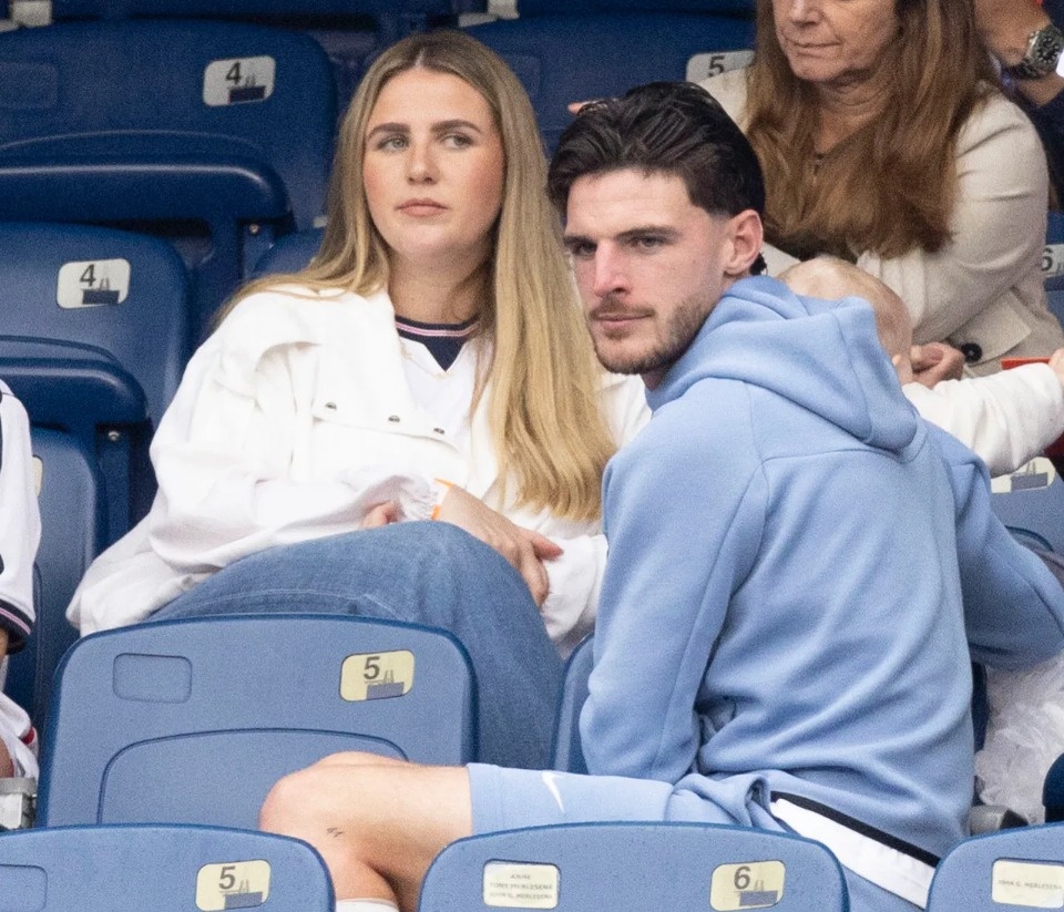 tuyen Anh,  Lauren Fryer,  Declan Rice,  World Cup anh 1