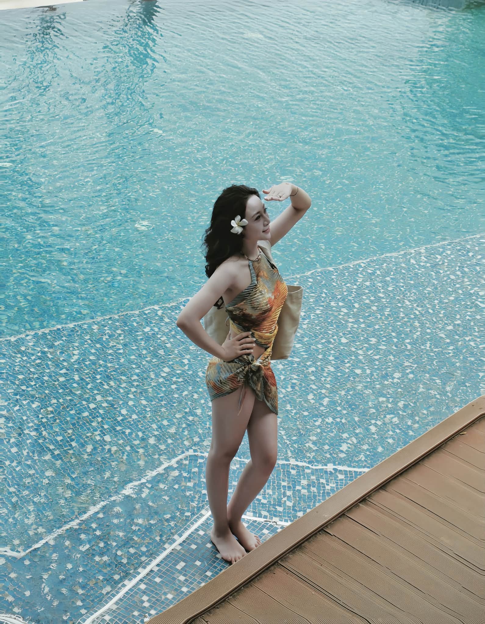 bikini,  Chu Thanh Huyen,  Quang Hai,  Yen Xuan,  Dang Van Lam,  Phan Van Duc anh 9