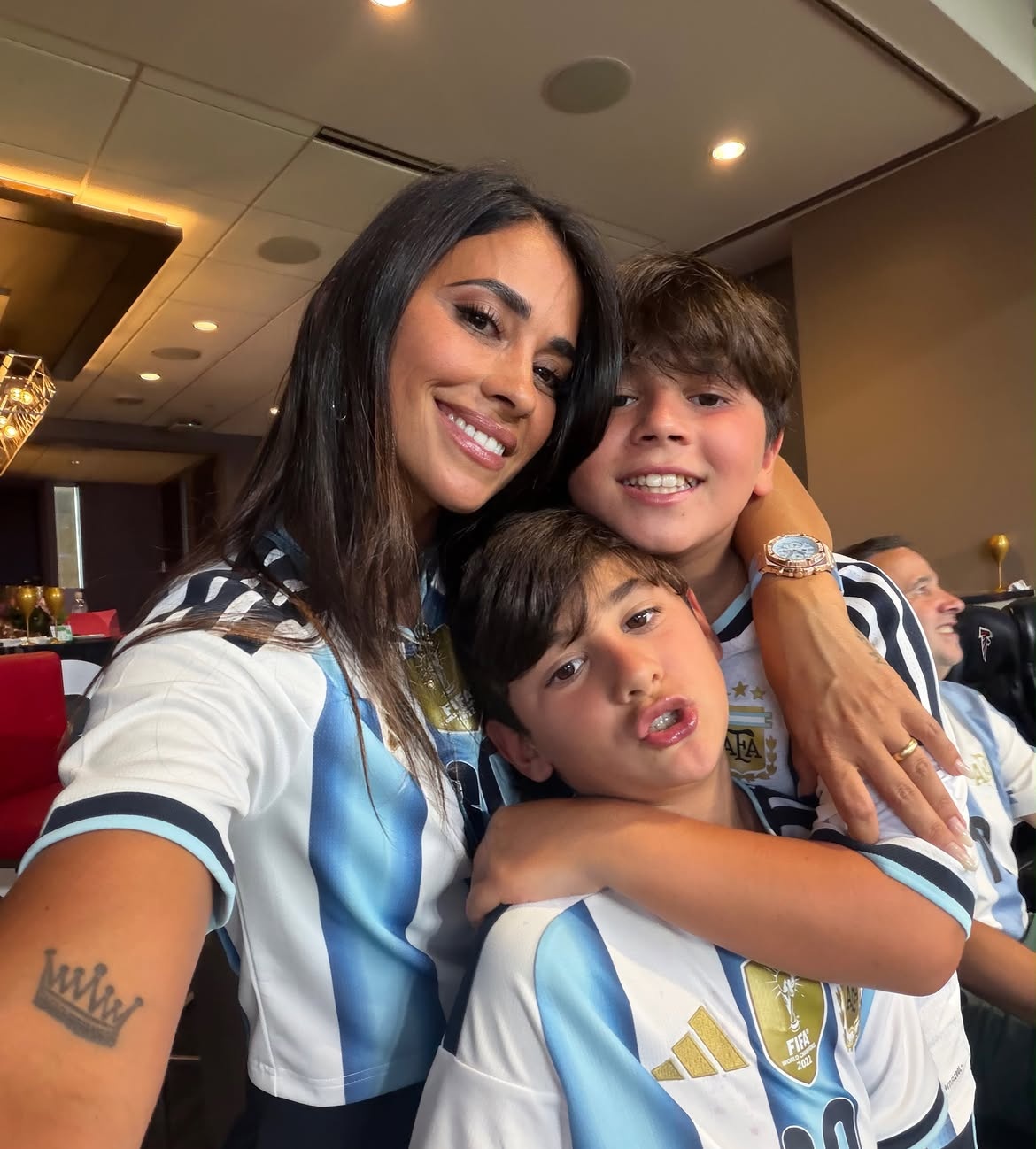 Messi, đồ hiệu, túi hiệu, đồng hồ ảnh 7 Messi, đồ hiệu, túi hiệu, đồng hồ ảnh 7