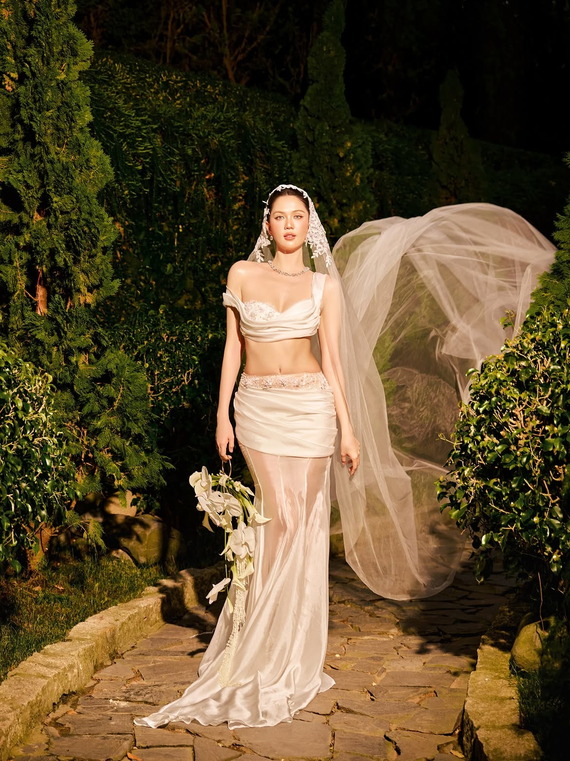 Ngọc Trinh, thời trang, người mẫu, diễn viên, bikini, cưới ảnh 3 Ngọc Trinh, thời trang, người mẫu, diễn viên, bikini, cưới ảnh 3