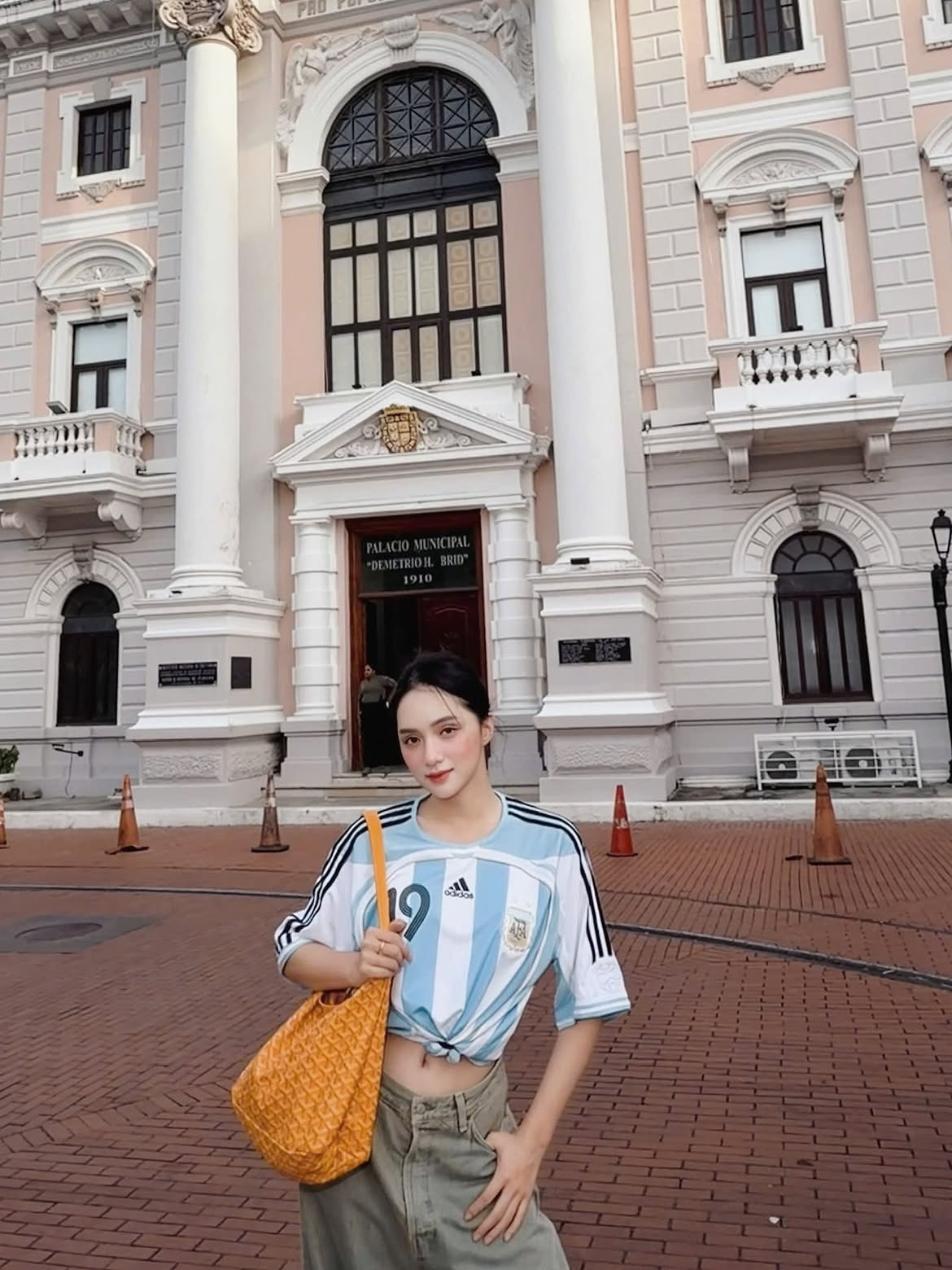 Hương Giang, Huyền Baby, Joyce Phạm, Minh Nhựa ảnh 3 Hương Giang, Huyền Baby, Joyce Phạm, Minh Nhựa ảnh 3