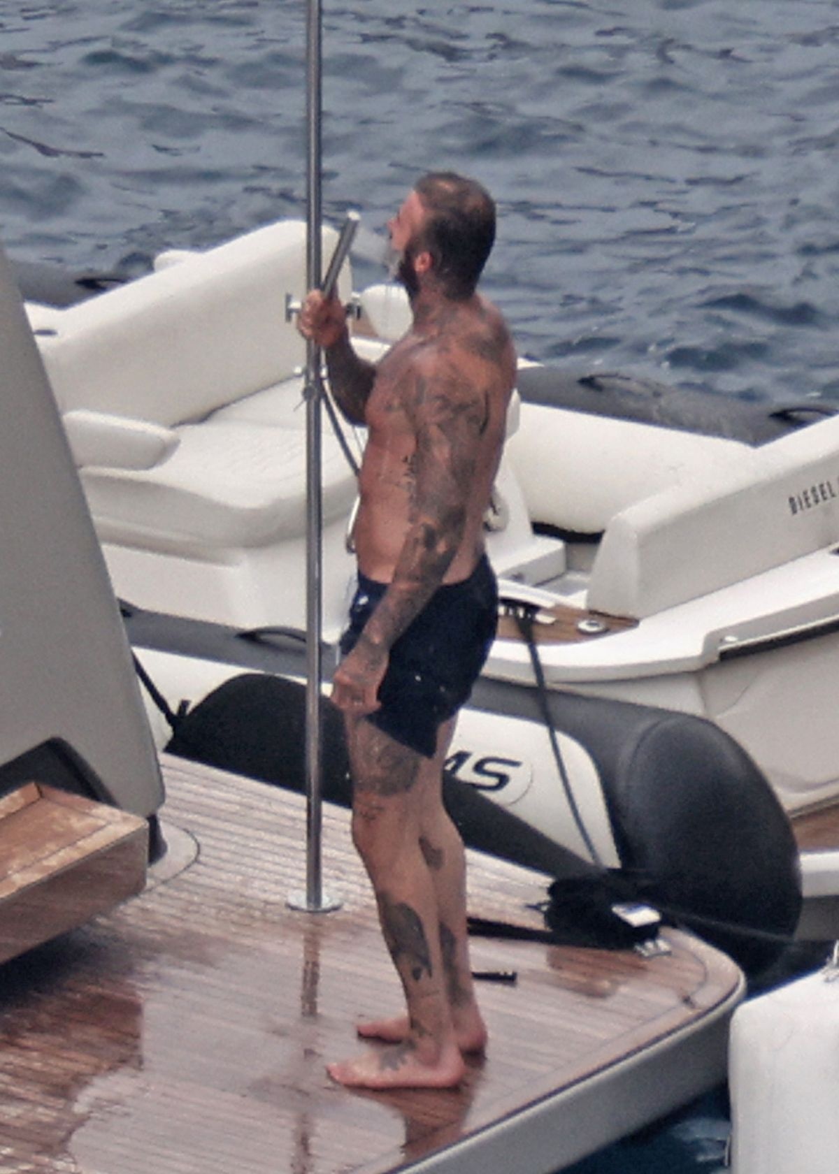 David Beckham,  Beckham,  b&oacute;ng đ&aacute; ảnh 2