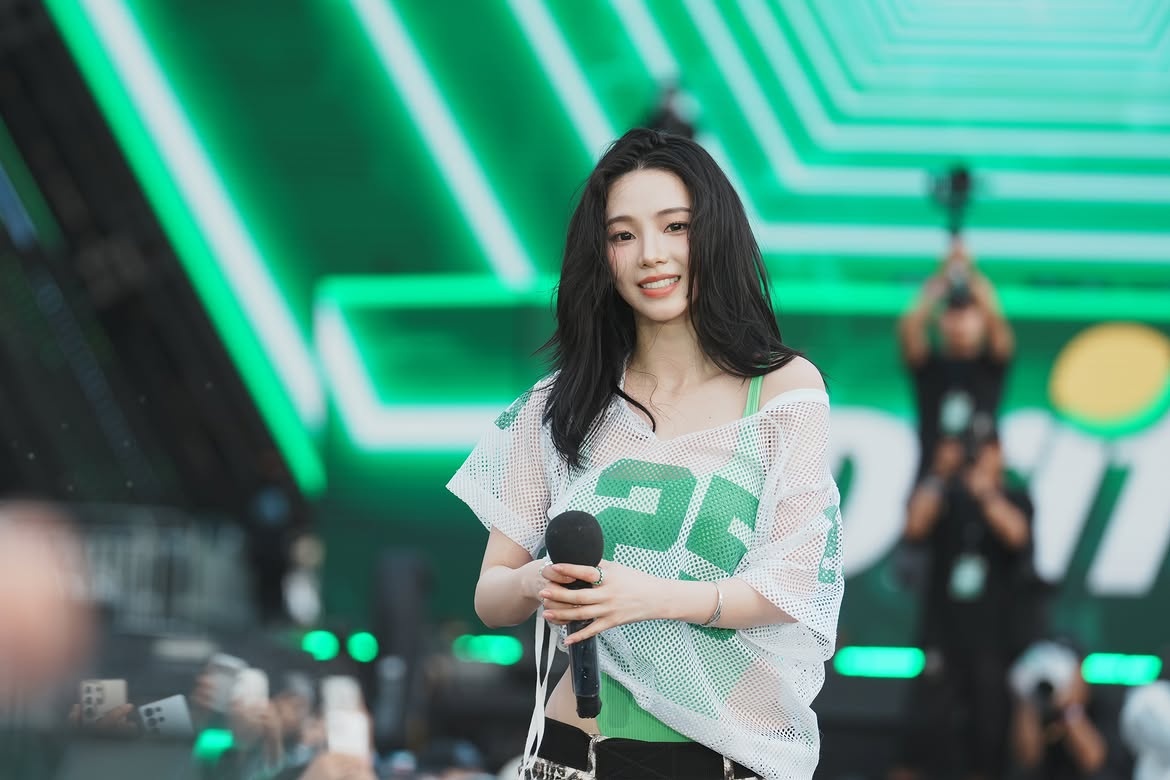 Waterbomb,  Karina,  aespa,  Tsuki,  Billlie,  BIBI ảnh 1