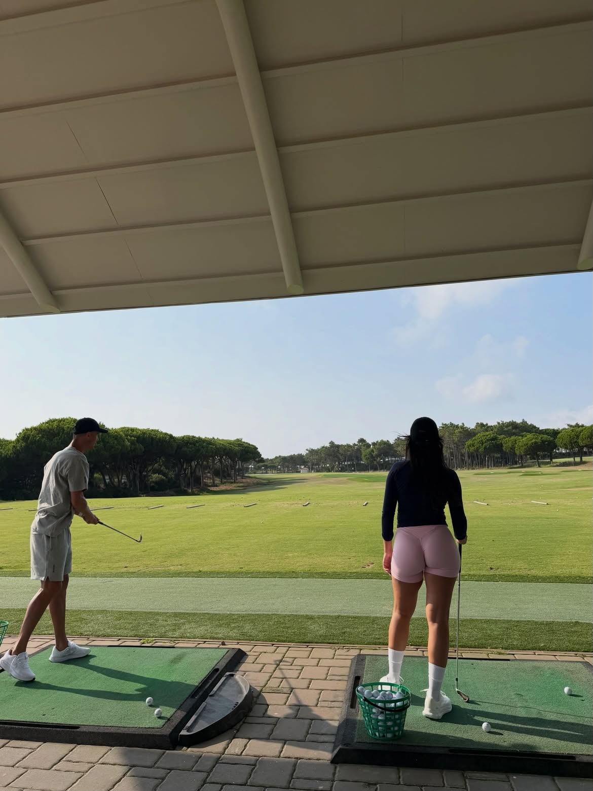 Ronaldo,  Georgina Rodríguez,  golf ảnh 1