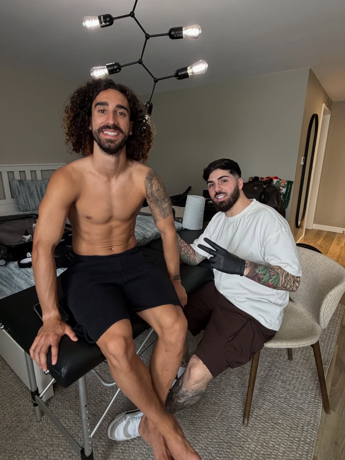 Cucurella,  Marc Cucurella,  Luis de la Fuente ảnh 2