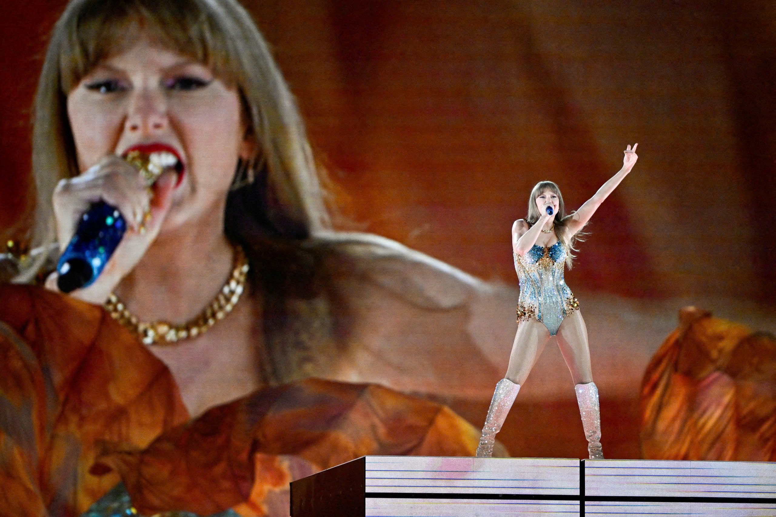 Taylor Swift,  Rob Sheffield,  s&aacute;ch ảnh 2