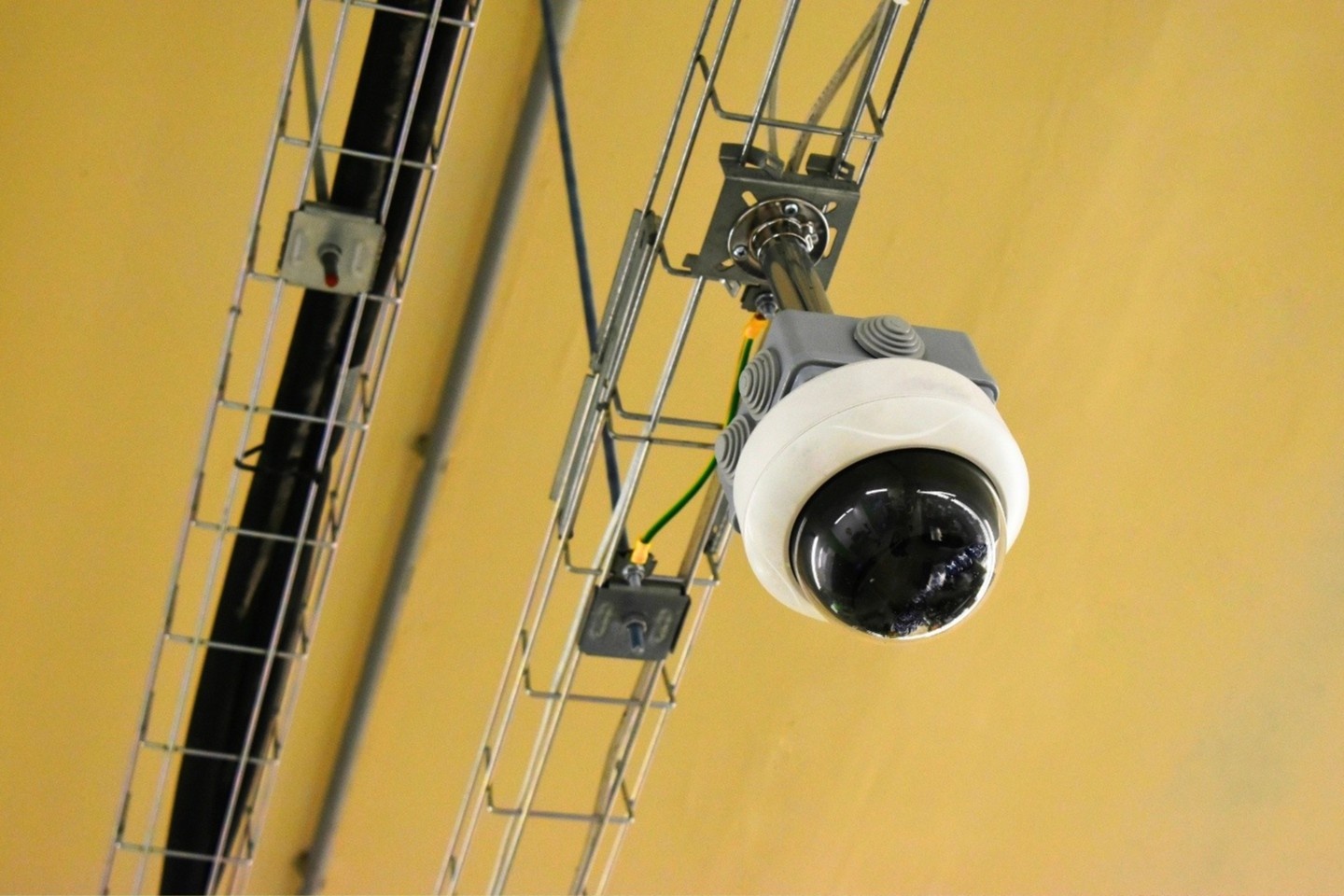 Camera giám sát giúp sếp đọc vị nhân viên