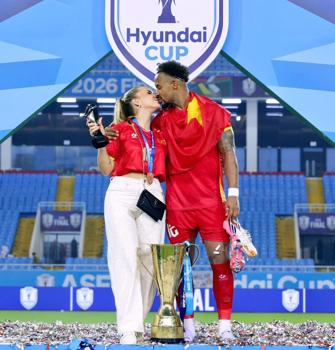 &aacute;o,  cầu thủ,  Việt,  ASEAN Cup,  Xu&acirc;n Son,  Patrik L&ecirc; Giang,  Ho&agrave;ng Oanh ảnh 3