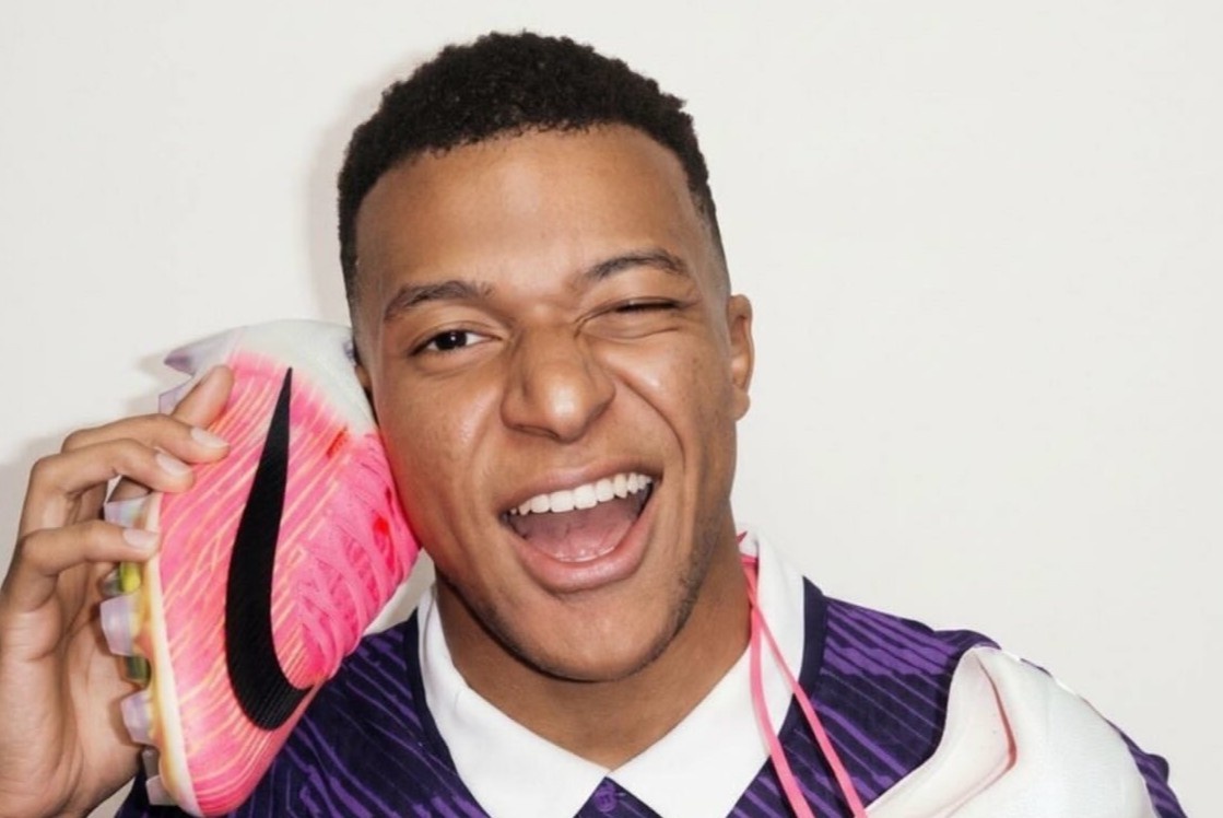 On giành được Mbappé từ Nike