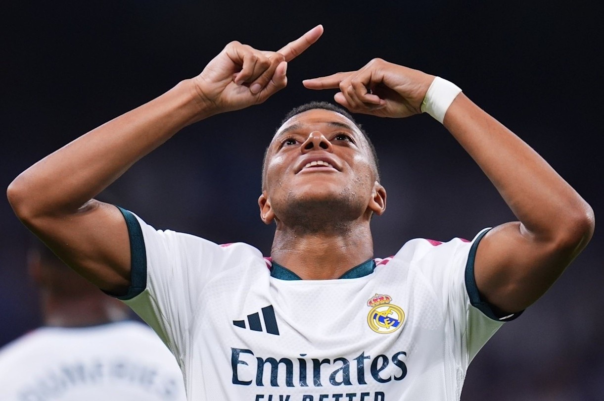 Nike 'trả đũa' Mbappé