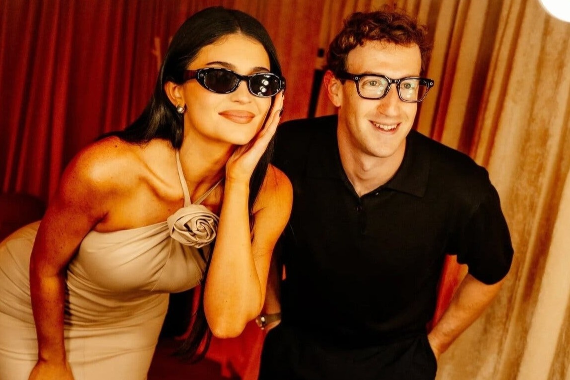Mark Zuckerberg lần đầu tiết lộ lý do đổi gu ăn mặc