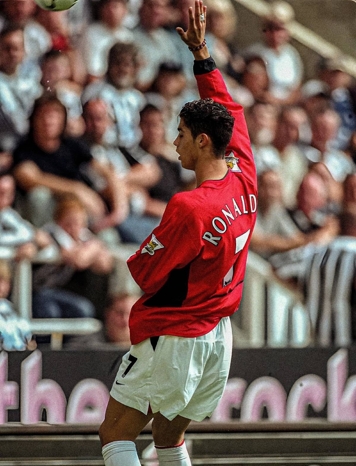 Ronaldo,  Bồ Đ&agrave;o Nha,   ảnh 4