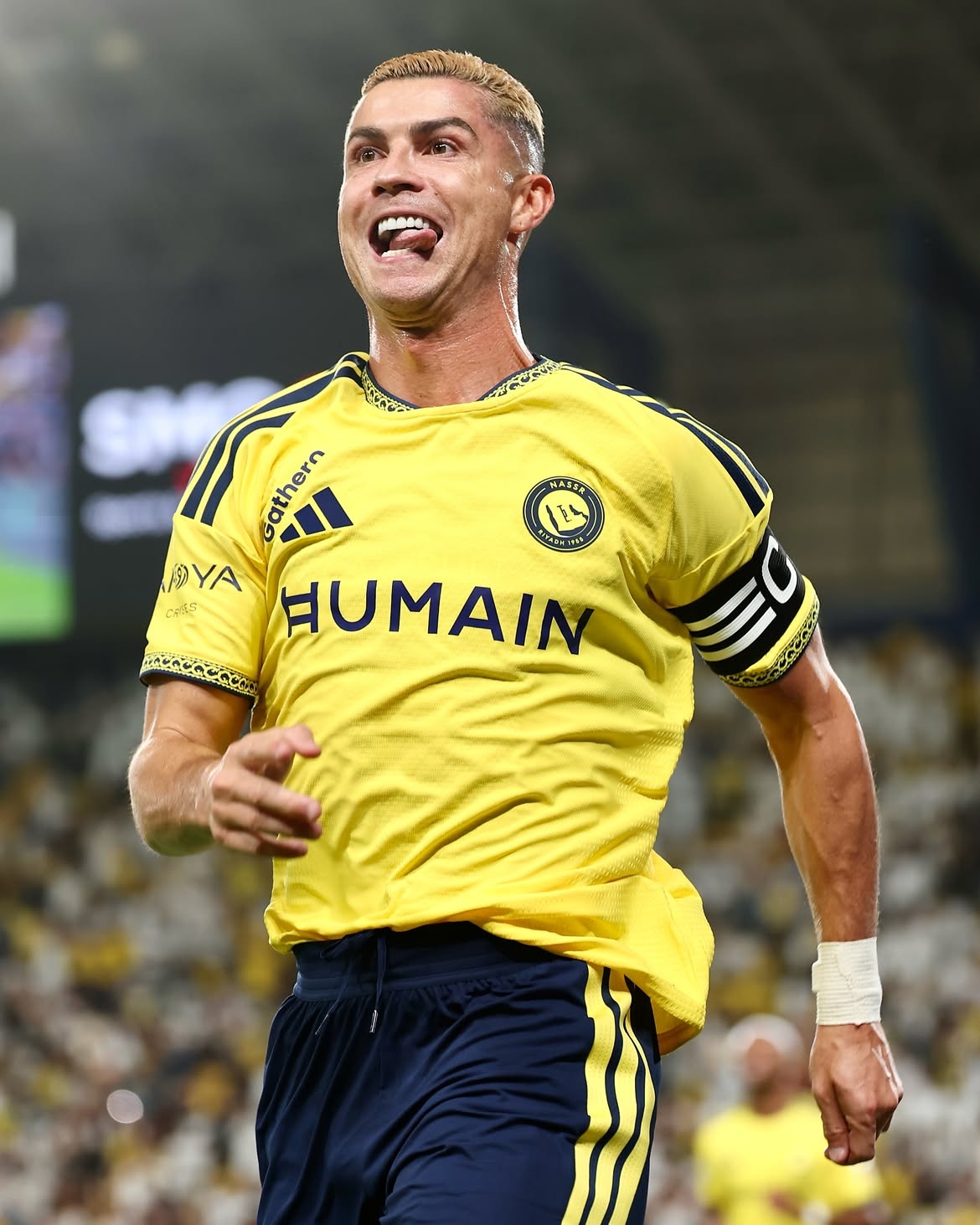 Ronaldo,  kiểu t&oacute;c,  cưới ảnh 2