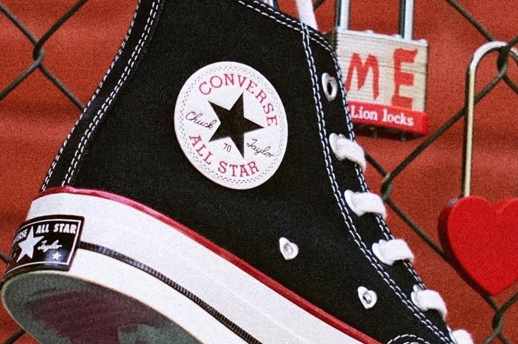 Nike gặp khó vì Converse