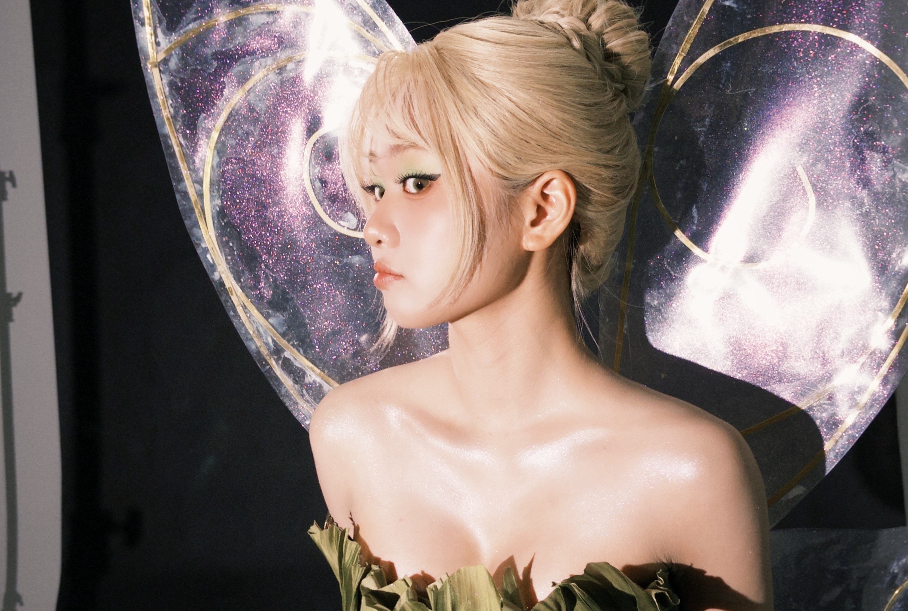 Hàn Hằng, Yeolan 'đua nhau' hóa trang Tinker Bell dịp Halloween