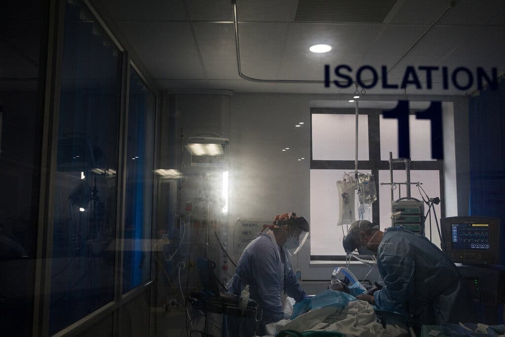 Pfizer chap nhan chia se cong thuc thuoc Covid-19 hinh anh