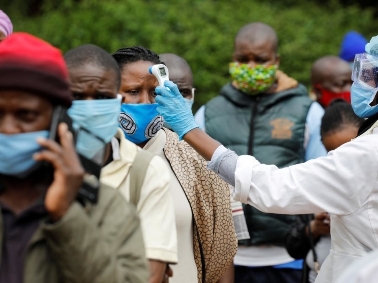 Vi sao chau Phi tranh duoc su tan pha cua Covid-19? hinh anh