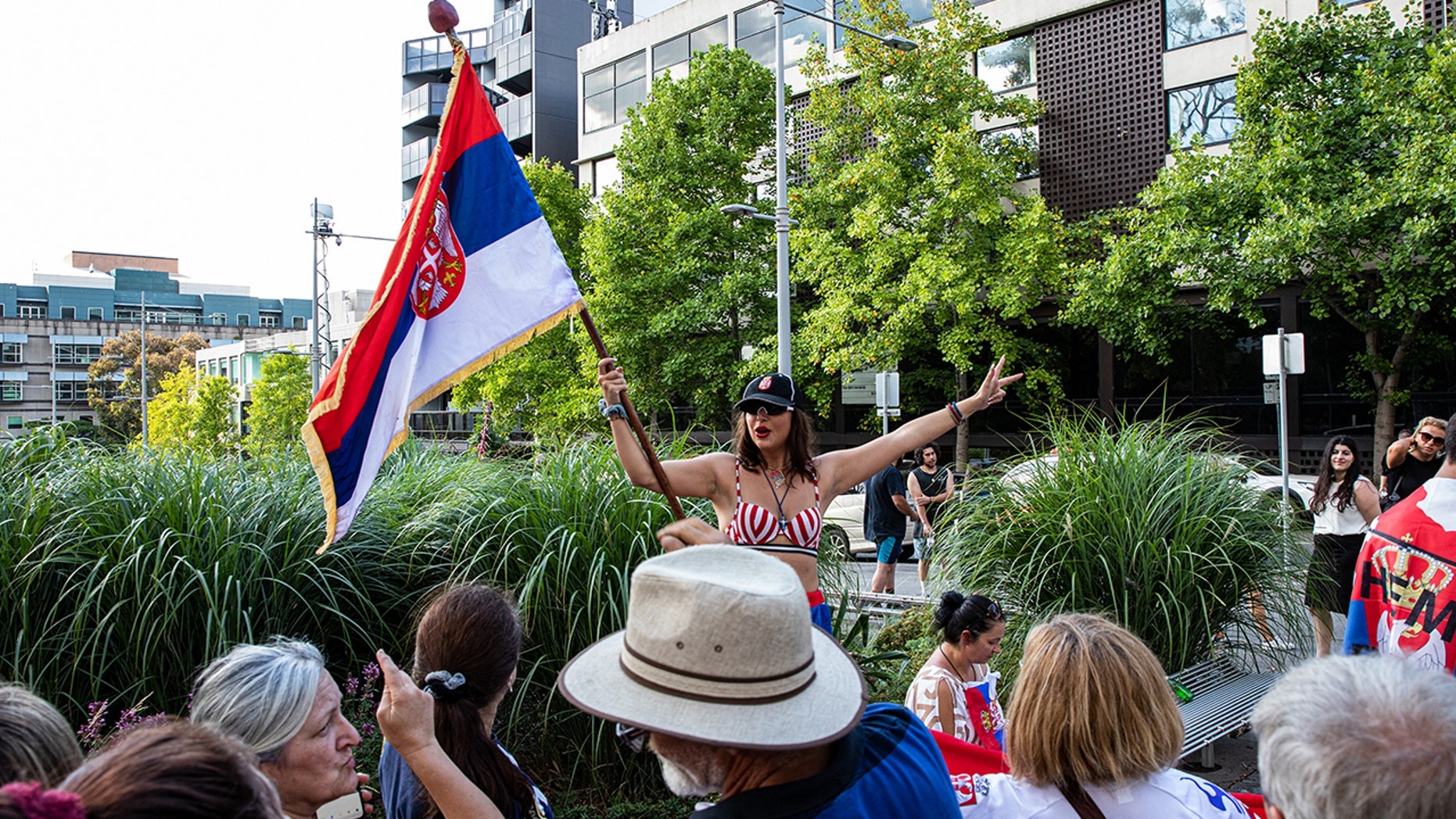 Tay vot Novak Djokovic anh 7