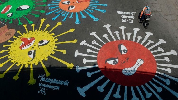 Vi sao mot so nguoi mien nhiem voi Covid-19? anh 2