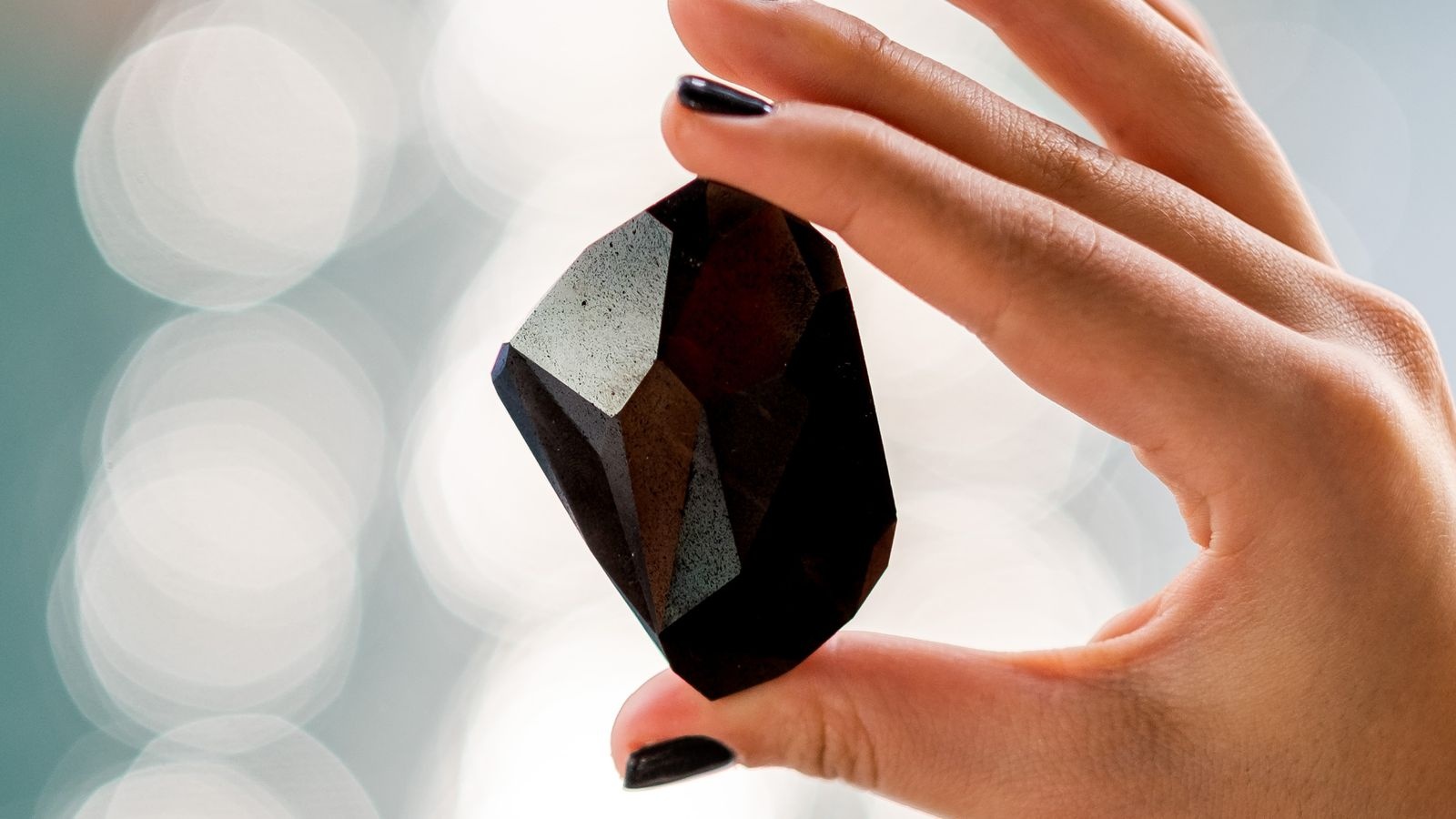 Vien kim cuong den lon nhat the gioi co gia hon 4 trieu USD hinh anh