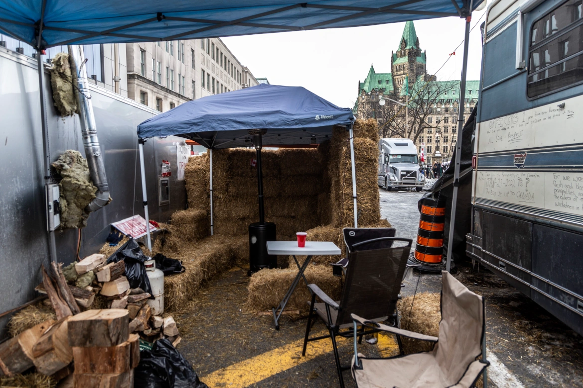 bieu tinh tai Canada anh 12