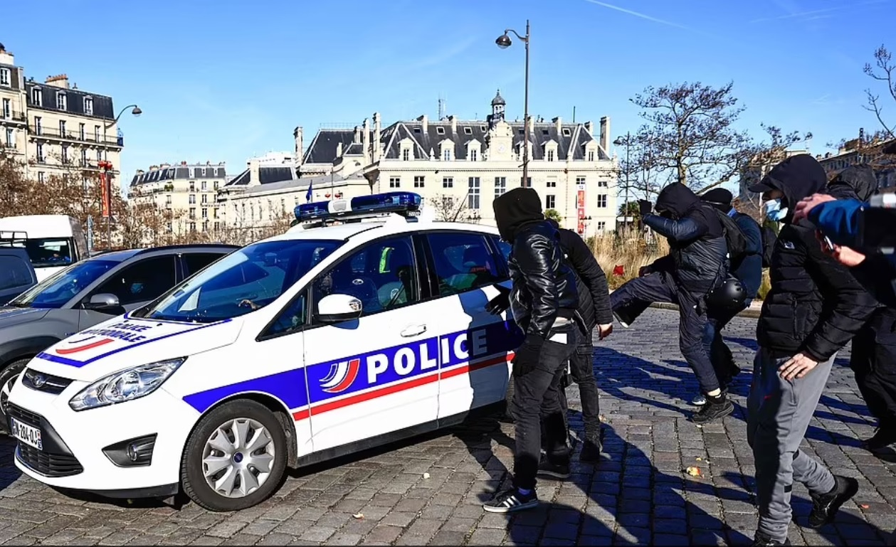 bieu tinh o Paris anh 10