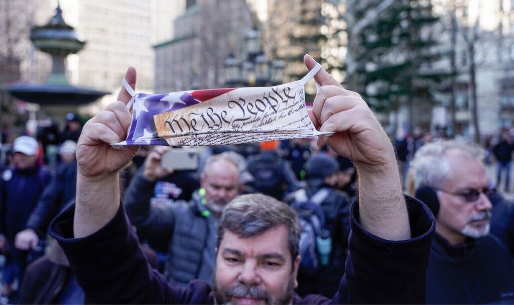 1.430 vien chuc New York bi cho nghi viec vi khong tiem ngua Covid-19 hinh anh