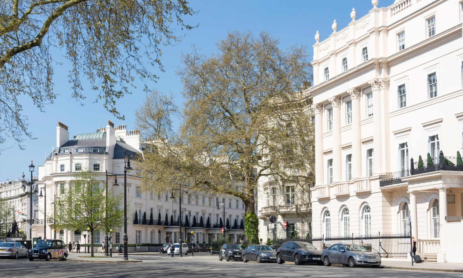 Vi sao London tro thanh 'thanh dia' cua gioi tai phiet Nga? hinh anh