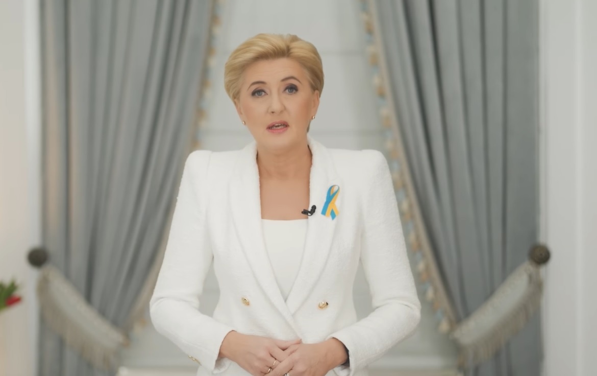 De nhat phu nhan Ba Lan keu goi phu nu phan doi xung dot o Ukraine hinh anh