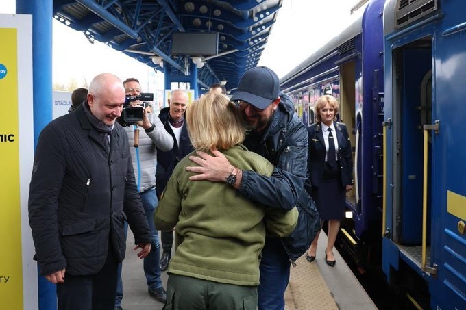 Chu tich Hoi dong chau Au den Kyiv hinh anh