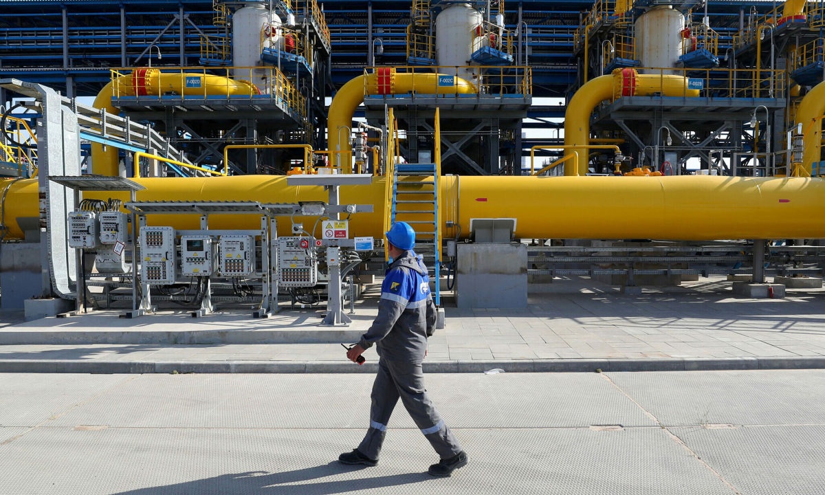 TASS: Ao chap nhan mua khi dot Nga bang dong rup hinh anh