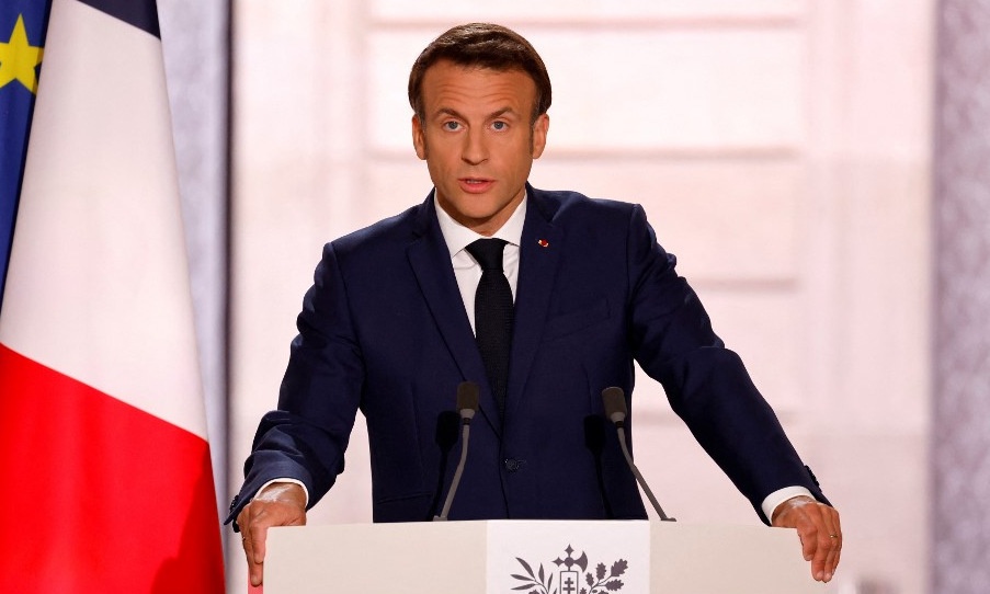 ong Macron nham chuc anh 2