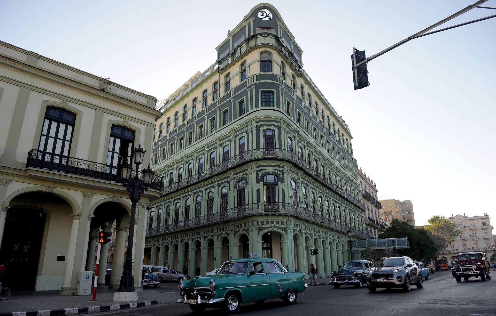 vu no tai khach san o havana anh 1