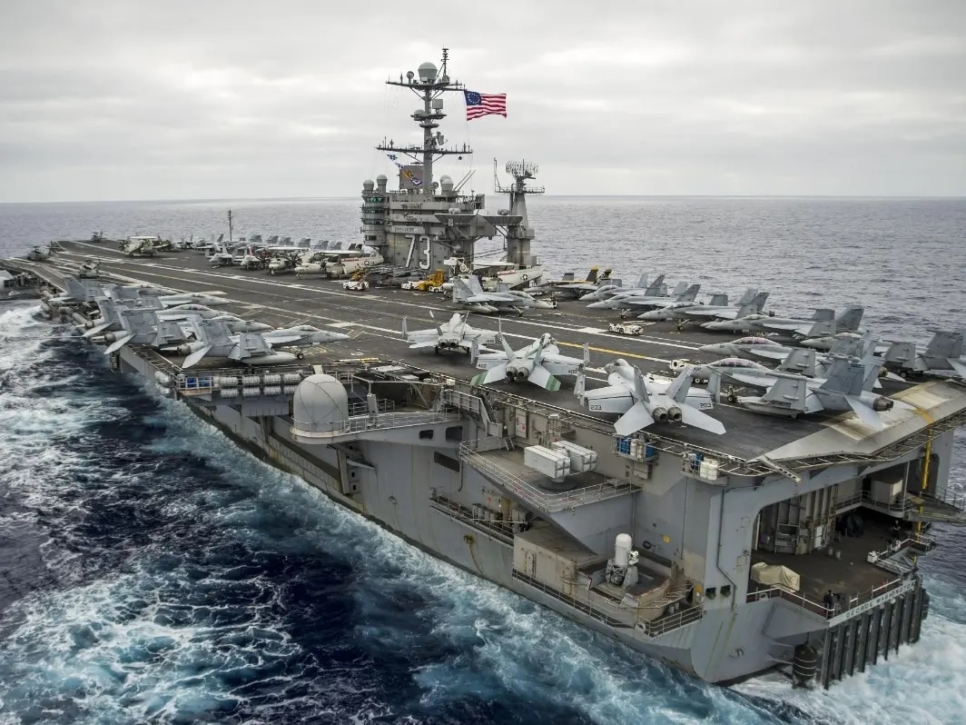 Cac vu tu tu he lo goc khuat khac nghiet tren tau san bay My hinh anh