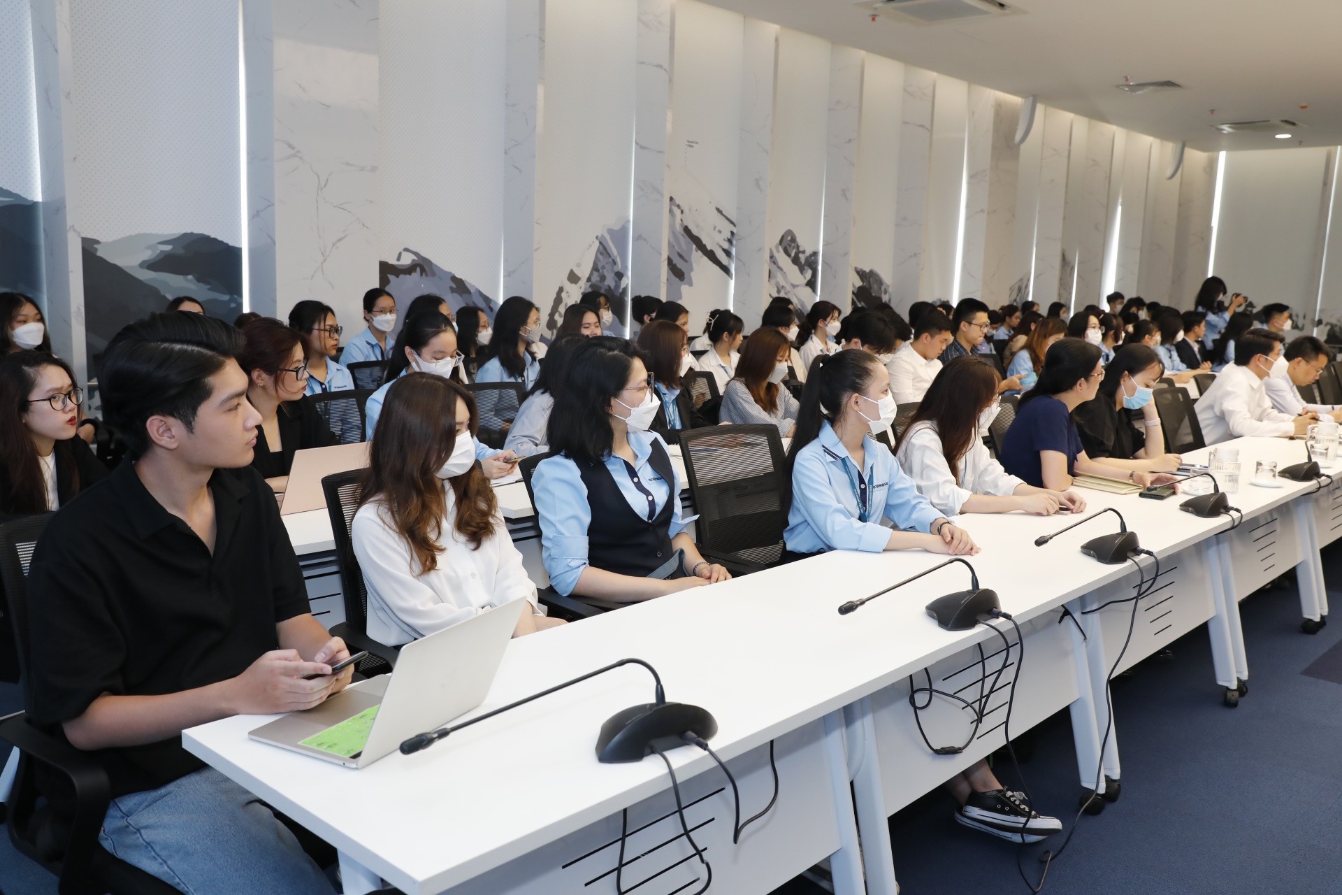 Thu truong Thuy Dien anh 3