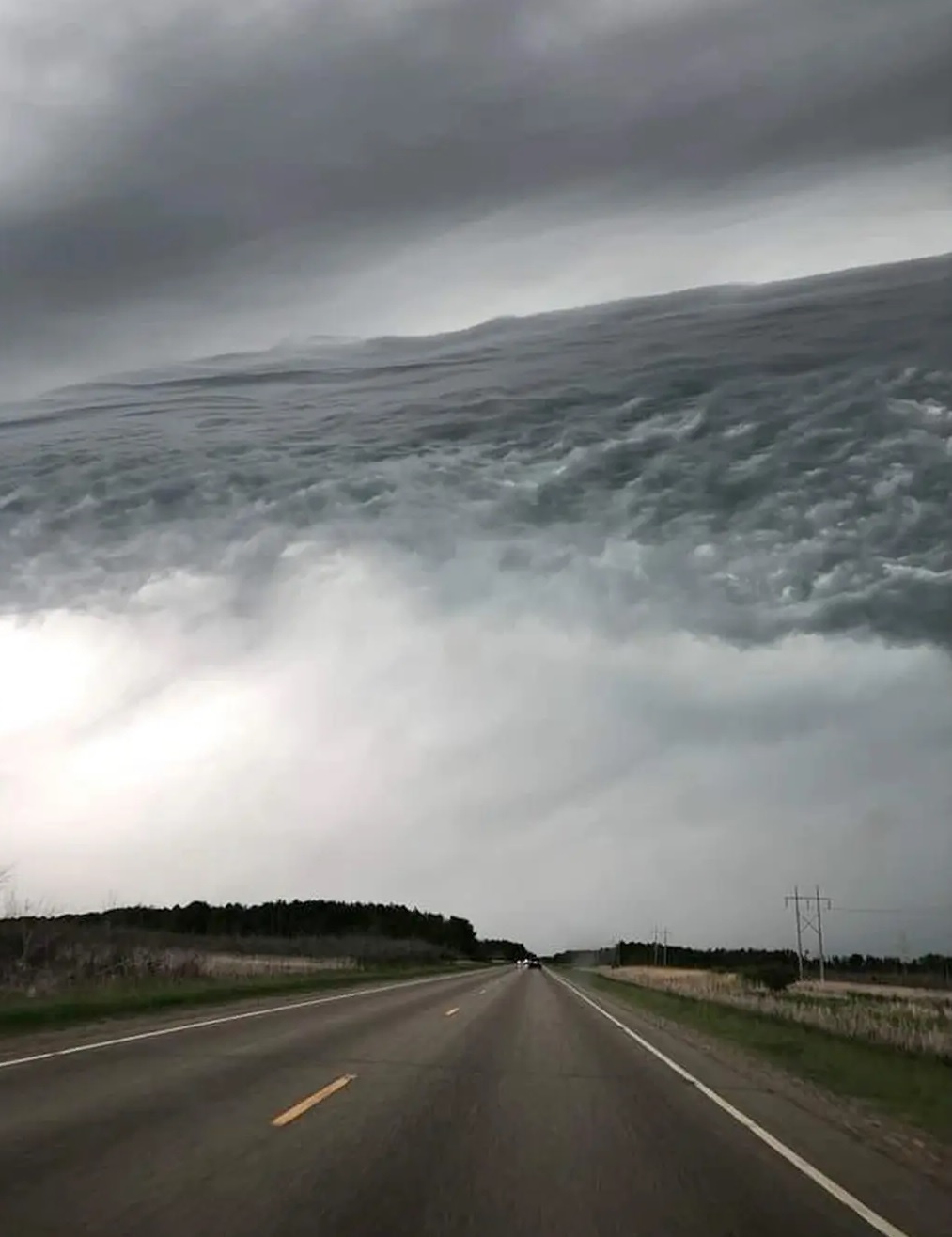 buc anh dam may cuon song anh 1