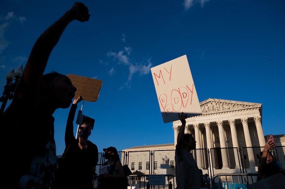 luat pha thai o My anh 1