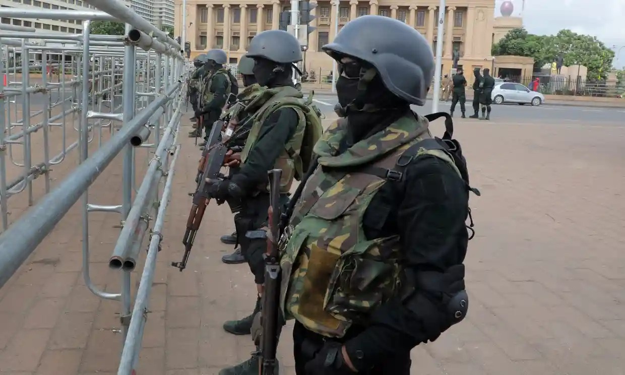 Hai thu linh bieu tinh Sri Lanka bi bat giu hinh anh