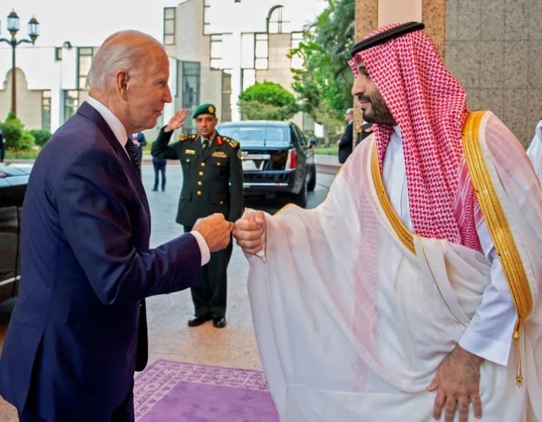 Ong Biden chi trich Saudi Arabia ngay sau khi cung tay voi thai tu hinh anh