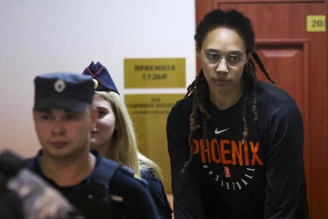 ngoi sao bong ro Brittney Griner bi bat anh 1