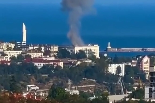 Tru so Ham doi Bien Den o Crimea bi UAV tan cong hinh anh