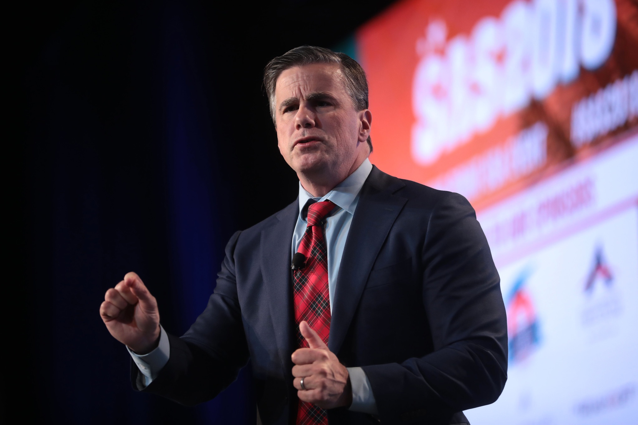 Nguoi khien ong Trump am anh trong vu Mar-a-Lago hinh anh