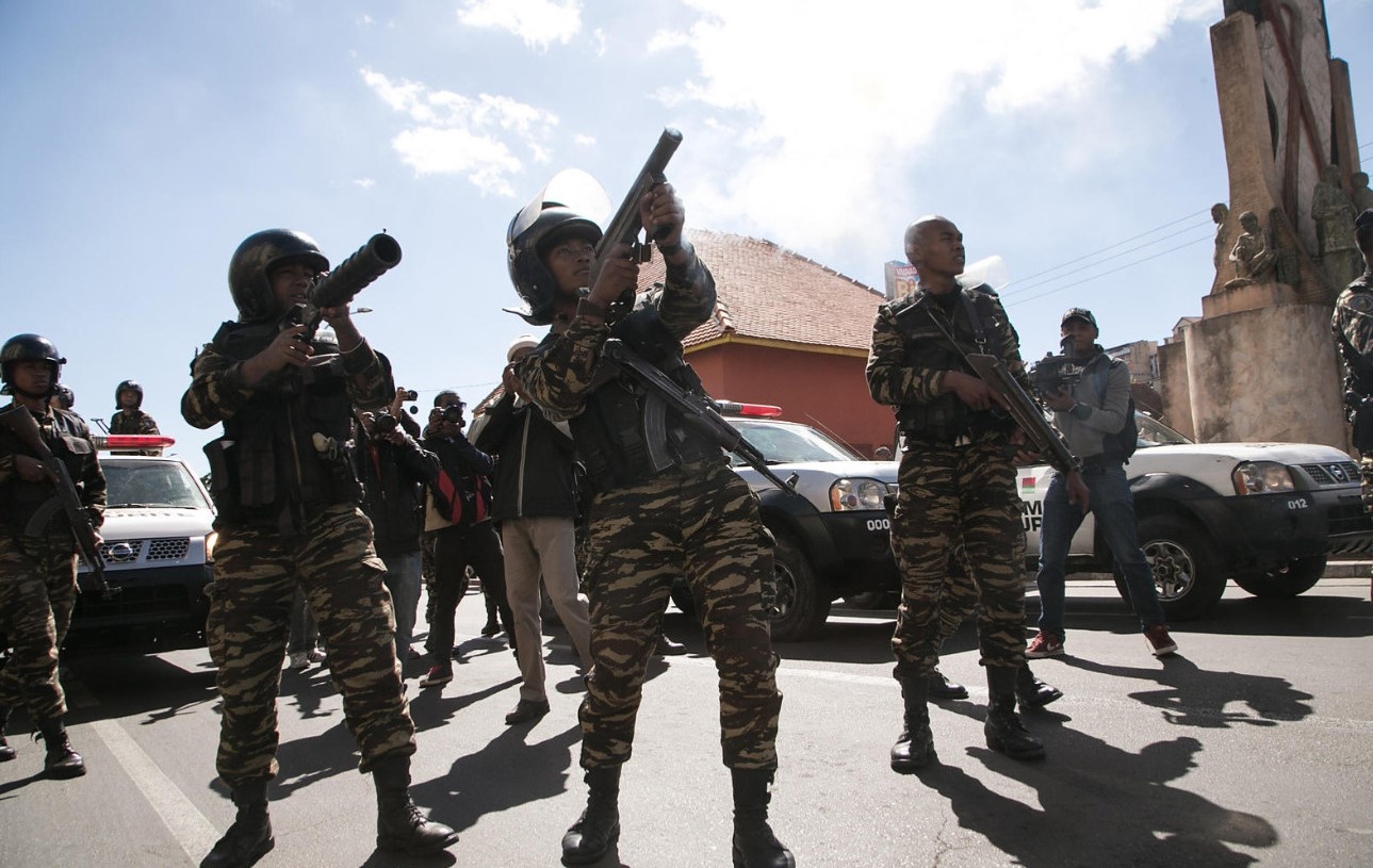 18 nguoi chet trong cuoc bieu tinh lien quan vu bat coc tre bach tang hinh anh