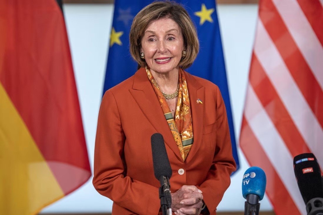 Ba Pelosi bat ngo toi Armenia hinh anh