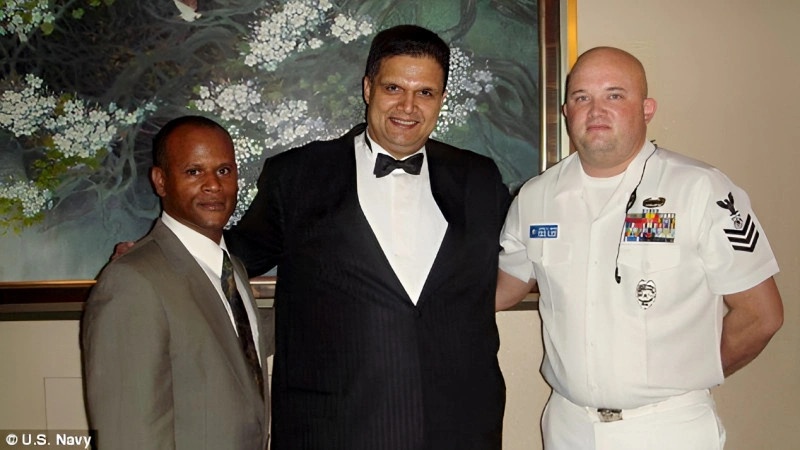 Leonard Glenn Francis anh 1