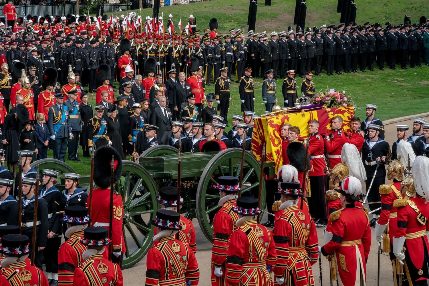 Nhung hinh anh dang nho trong le tang Nu hoang Elizabeth II hinh anh