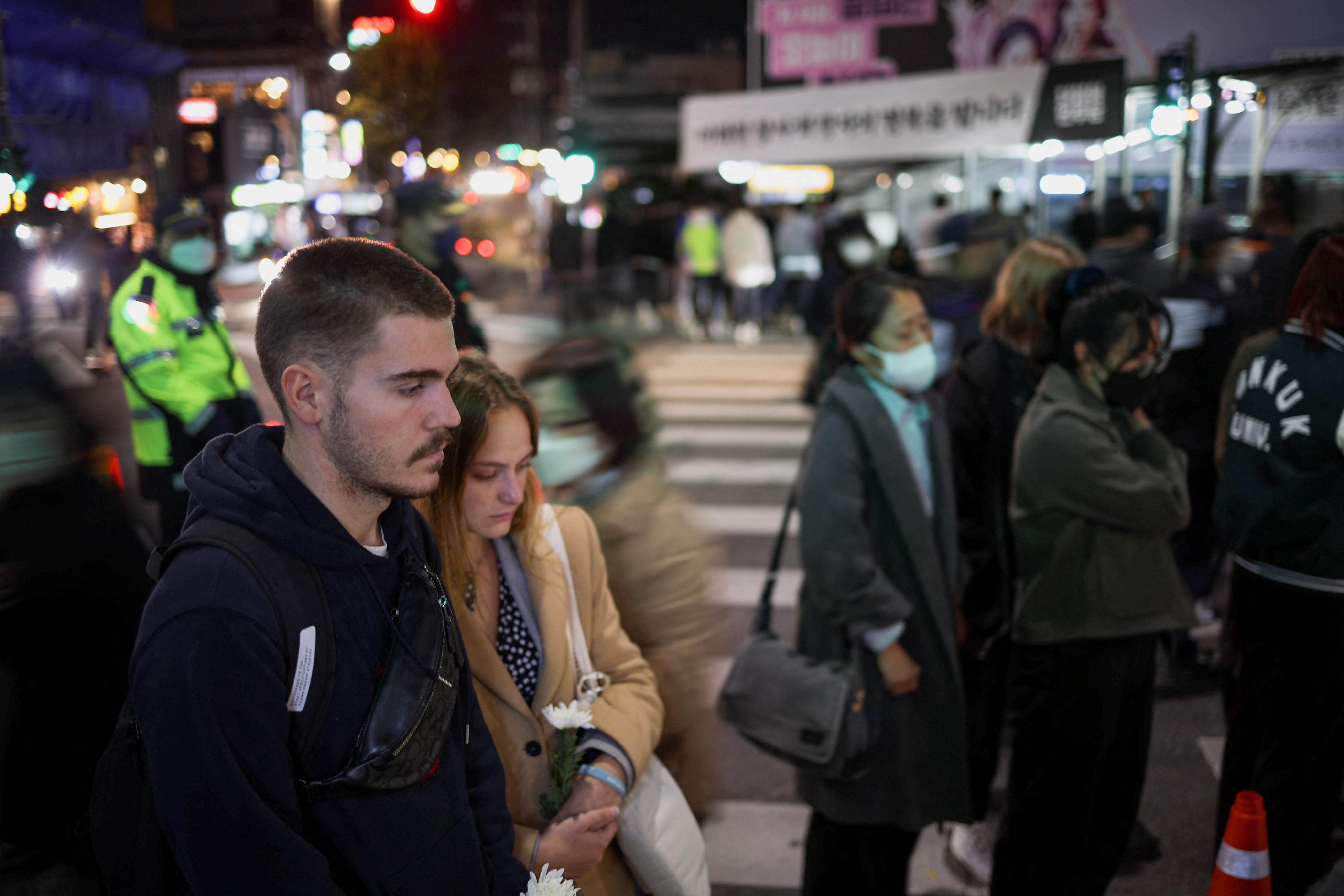 Thi the co gai Nga van o nha xac Han vi gia dinh khong du tien dua ve hinh anh