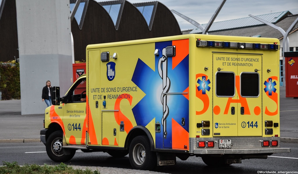 Tai xe bi oto cua chinh minh can 3 lan vi quen tat dong co hinh anh